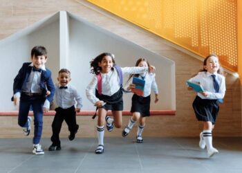 Continúa la reducción sostenida de contagios durante el inicio de las clases