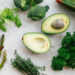 2 tipos de alimentos que pueden afectar el aliento