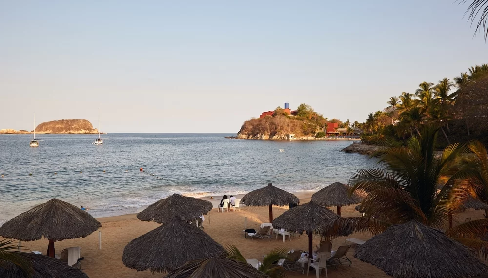 ¿Qué es más recomendable Huatulco o Puerto Escondido?