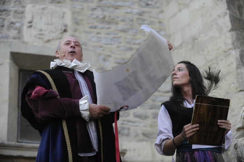 ¿Cuáles son las características de un pregón?