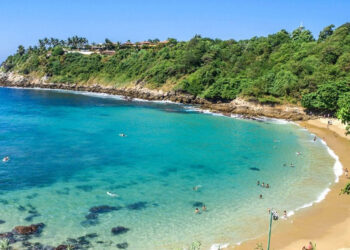 Cuánto es del centro de Oaxaca a Puerto Escondido