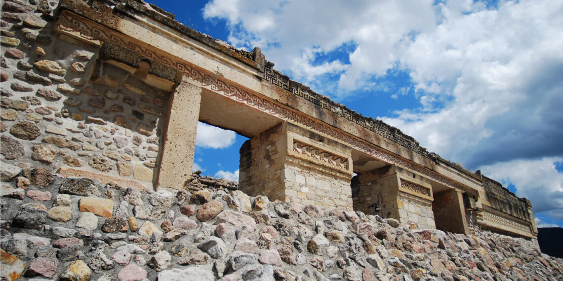 historia de la Zona Arqueológica de Mitla