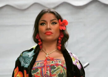 Conoce la trayectoria de Alejandra Robles