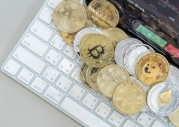 Emprende tu aventura en el universo cripto con un bróker online