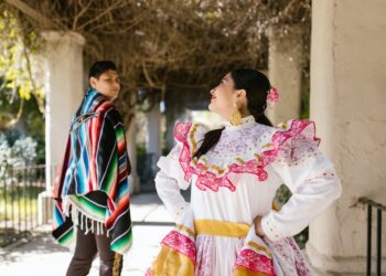 Guía Definitiva para Disfrutar y Entender los Pregones de Fiestas Patronales