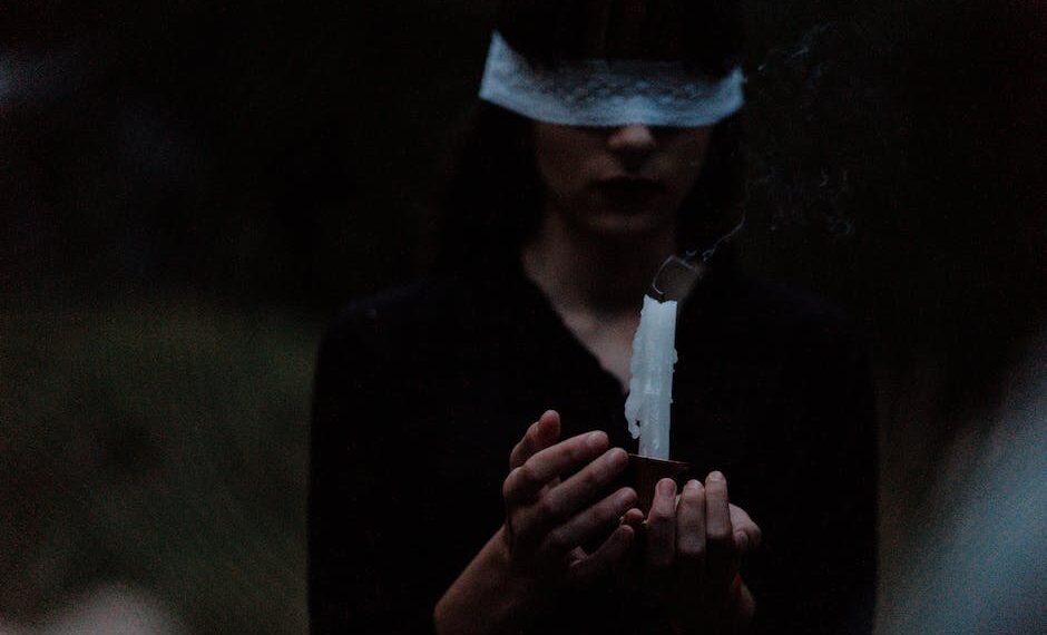 Descubre los rituales más efectivos con velas blancas para atraer la paz y la armonía