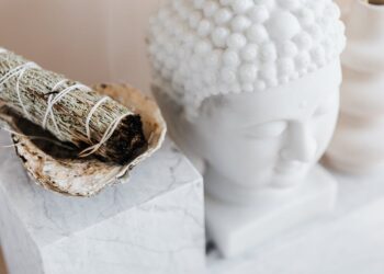 10 Rituales Esenciales para el Último Día del Año: Despidiendo y Recibiendo con Energía Positiva