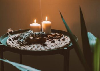 Descubre los Mejores Rituales para Practicar cada Viernes: Atrae Buenas Vibras y Prosperidad
