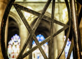 Descubre los Rituales Wicca Más Poderosos: Guía Completa para Principiantes