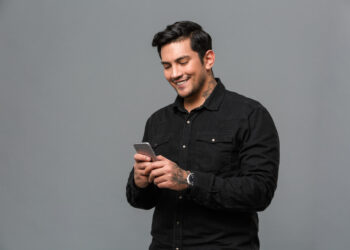 Servicios de SMS masivos: ¿qué son y cómo benefician a tu empresa?