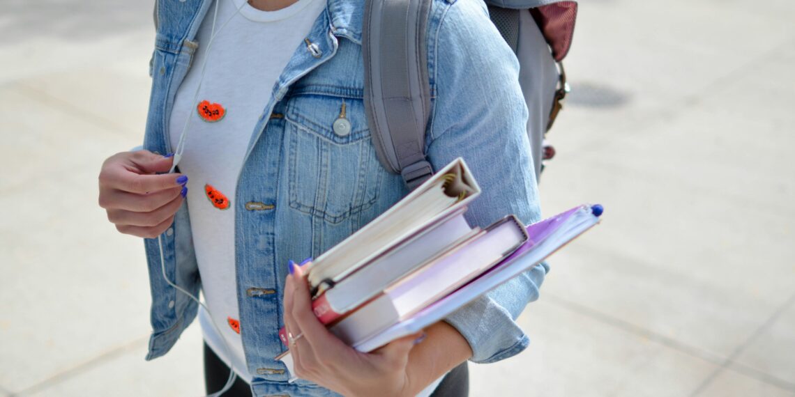 Descubre cómo la licenciatura en derecho puede transformar tu futuro