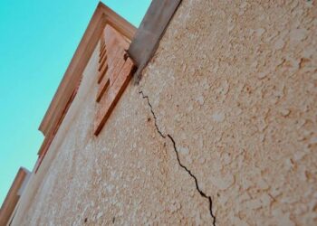 Grietas en paredes de sótanos y garajes: causas y soluciones